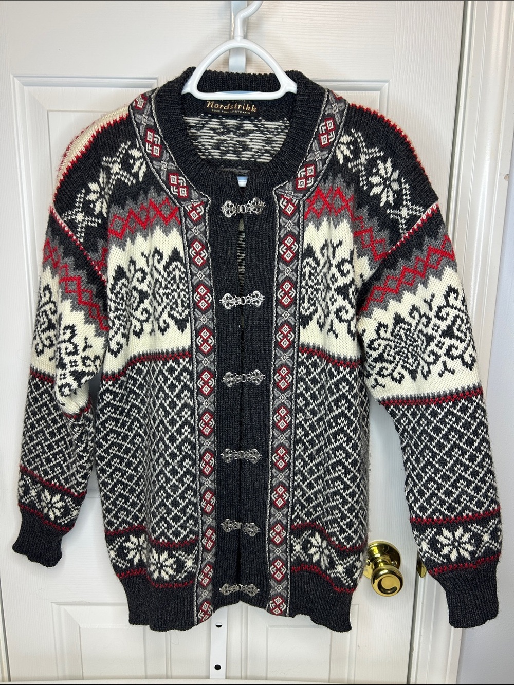 Nordstrikk Nordic Wool Cardigan Sweater - Charcoal/ White/ Red Snowflake Print